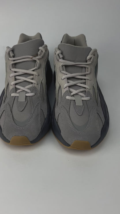 ADIDAS Yeezy Boost 700